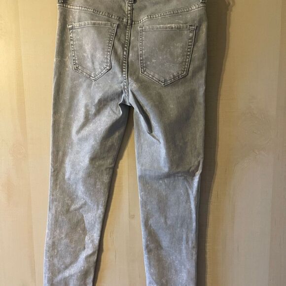 Free People frayed hem gray jeans, size 26 - Picture 7 of 9